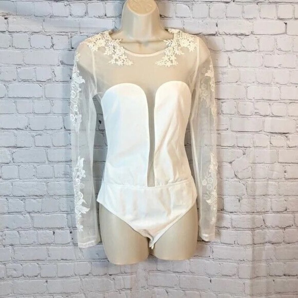 NWT Wild Cat White Lace Body Suit Top Long Sheer Sleeve Small